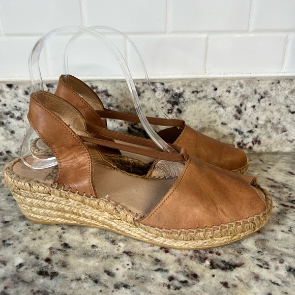 Andre Assous Tan Leather Espadrille Flat *** - Picture 1 of 10